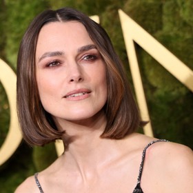 Zkracování podlehla i Keira Knightley. Ta zvolila retro variantu elegantního bobu.