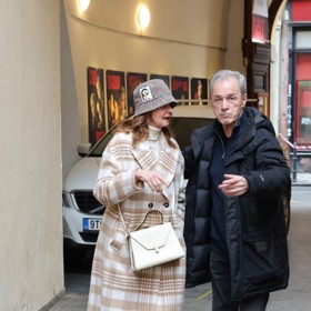 Ve vyladěném outfitu vyrazila Hana Heřmánková na návštěvu do divadla Ungelt.