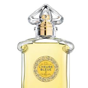 Milovaným parfémem královny Alžběty II. byl údajně tento od značky Guerlain, konkrétně  Guerlain L'Heure Bleue. Toaletní vodu o obsahu 75 ml můžete i dnes pořídit za 2 600 Kč.