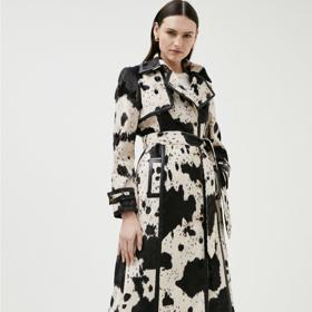 Trenčkot z kůže se srstí, Karen Millen, 5 199 Kč