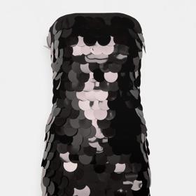 Pouzdrové šaty s obřími flitry, Gina Tricot, 890 Kč