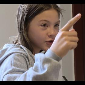 Rozárka obvinila svého tátu z toho, že začala kouřit kvůli jeho závislosti na cigaretách.