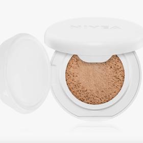 Pečující tónovací krém v houbičce 3v1, Hyaluron Cellular Filler Cushion, Nivea, 675 Kč