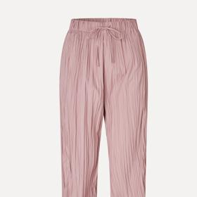 Splývavé kalhoty, Stine Goya, 4 000 Kč