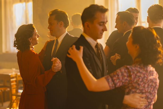 FOTO: Na místní veselce se mladý pár seznámí. – stránka 41