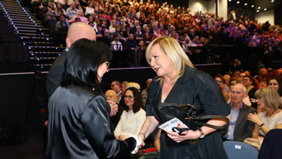 FOTO: Velekoncert k sedmdesátinám Zdeňka Bartáka si nenchala ujít ani exministryně Alena Schillerová.