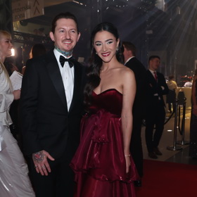 Zpěvačka Eva Burešová v doprovodu svého partnera, šéfkuchaře Přemka Forejta.