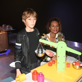 Co myslíte, podobá se David více na tátu Michaela Kocába, nebo na maminku Lejlu Abbasovou?