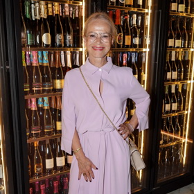 Jitka Asterova je svou náklonností k dioptrickým brýlím zajímavého vzhledu proslulá.