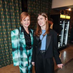 Herečka i její půvabná dcera propadly kouzlu kalhotových setů.