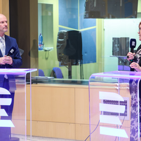 Během rozhovoru s Daliborem Gondíkem nastínila Kateřina Cajthamlová témata, která bude živě probírat se svými posluchači.