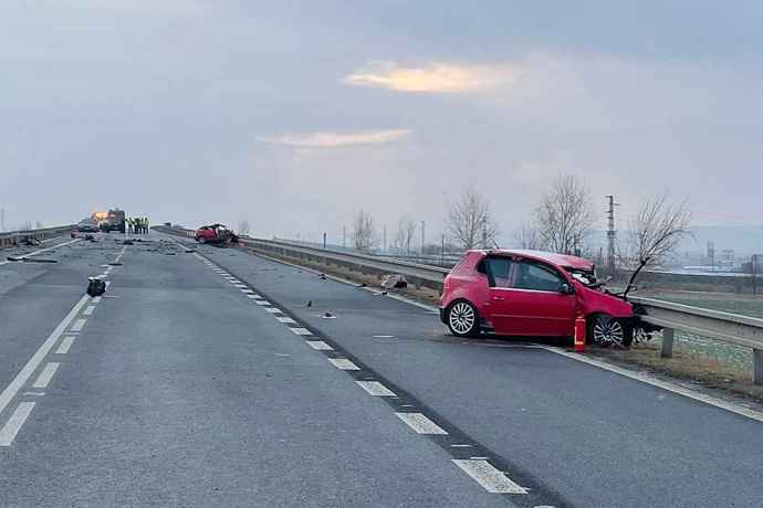 FOTO: Při dopravní nehodě v Opavě zemřeli tři lidé. – stránka 76