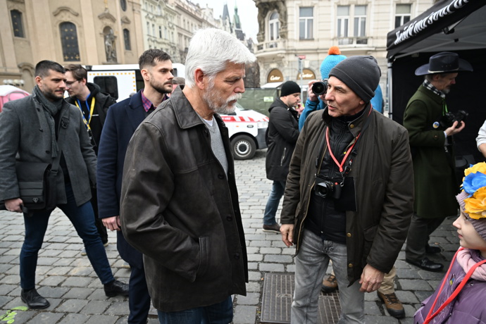 FOTO: Petr Pavel na Staroměstské náměstí. – stránka 66