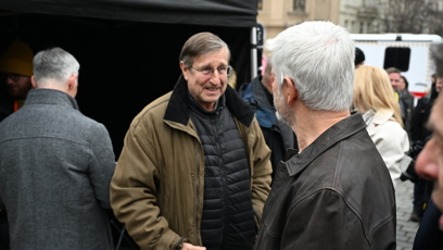 FOTO: Petr Pavel se baví s Václavem Vydrou.