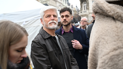 FOTO: Petr Pavel po příchodu na Staroměstské náměstí.