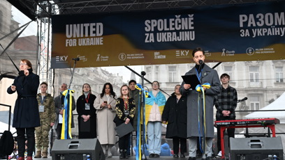 FOTO: Milan Peroutka na pódiu přečetl silný příběh rodiny z Ukrajiny.