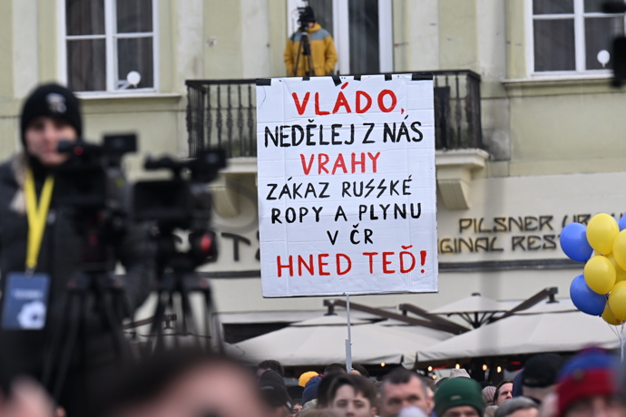 FOTO: Transparenty lidí, kteří přišli podpořit Ukrajinu. – stránka 56