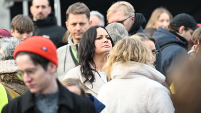 FOTO: Jitka Čvančarová mezi davem lidí.