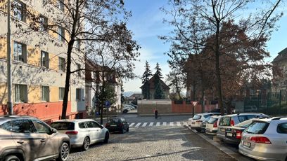 FOTO: Restaurace je přibližně 400 m od domu, kde Patrasová bydlí.