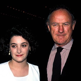 Leslie se po tátově smrti přiznala, že s ním nebyla v kontaktu už několik měsíců. Přesto tvrdí, že si byli blízcí.