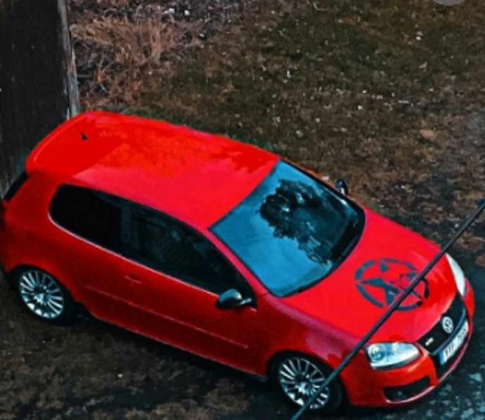 FOTO: Auto mladíka, který se v něm zabil. – stránka 2