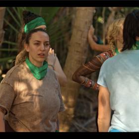 Samantha Prachařová radí, jak postavit přístřešek.