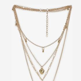 Vícevrstvý náhrdelník s přívěsky, Sohi, 1 368 Kč