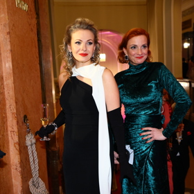 Maurerová za šicím strojem neseděla poprvé, dětem často šije například mikiny.