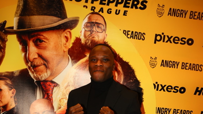 FOTO: Slavnostní premiéru filmu Bez trenek si nenechal ujít ani MMA zápasník Losene Keita.