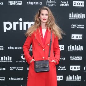 Herečka Jana Bernášková si nenechala ujít oslavu druhých narozenin Prima plus.