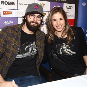 Sestra Jonáše Ledeckého, Ester, je úspěšnou českou sportovkyní. 