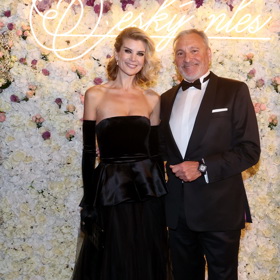 Lutovské dělal společnost Jan Čenský, se kterým společně ples moderovali. 