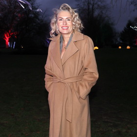 Přírodní kudrlinky nechává Olga Menzelová občas profesionálně zvlnit.