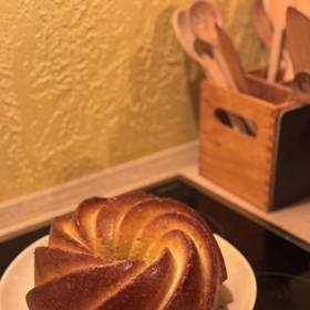 Vaření a pečení se Jakub s Honzou věnují často a rádi. Ke snídani si třeba upečou bábovku. 