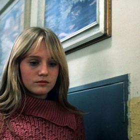 Poznali byste v křehké blondýnce s ofinkou naši slavnou herečku Reginu Řandovou? 