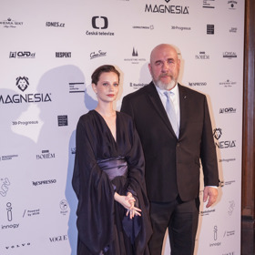 Během přímého přenosu dělal Darije společnost kaskadér Martin Hub.