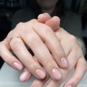 Hit soap nails potvrzuje, že i světu manikúr dominuje trend přirozenosti.