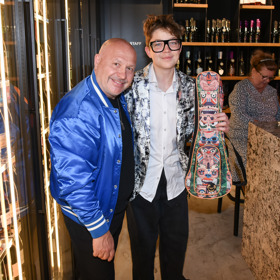 Michal David se svým vnukem Sebastianem, který ho o hlavu přerostl.