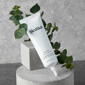 Noční peeling s postupným uvolňováním, Medik8, 1 150 Kč