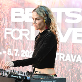 DJ Lucca na tiskové konferenci předvedla své umění.