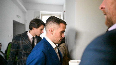 FOTO: Petr Žižka míří k soudu.