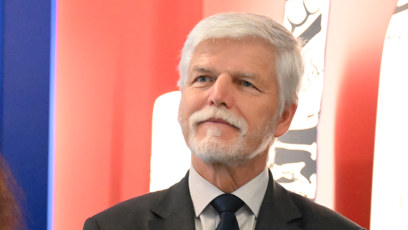 FOTO: Petr Pavel byl výstavou zaujatý.