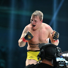 Kluk s kamením se vyfotil s Leošem. 