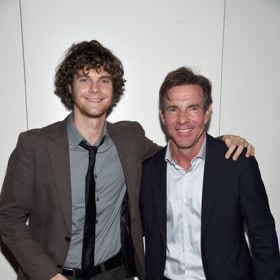 Jackovým tátou je exmanžel Meg, rovněž herec Dennis Quaid (vpravo).