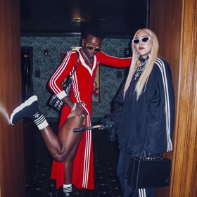 Madonna se ale věnuje i synovi Davidu Bandovi, který pochází z Malawi. David má zase velmi zajímavý módní vkus, podobně jako maminka.