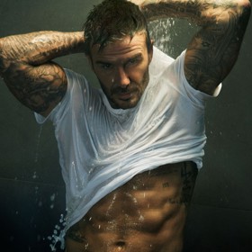 No, dámy, je to pohled pro bohy. Tahle postavička prostě letos letí!