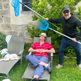 Mimo práce na zahradě také Aleš Cibulka rád odpočívá. 