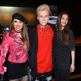 Vojtěch společně se Sharlotou a Veronikou. 