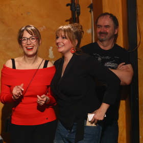 Tereza Kostková a Malvína Pachlová se vlnily do rytmu hudby.