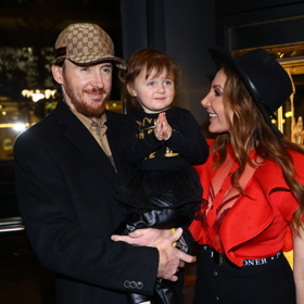 Olga Lounová s partnerem a první dcerou.